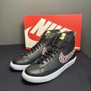 Nike Blazer Mid Black/Pink Rise-Volt Shoes, Sz 5y (DA4674 001)